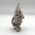 Chainsaw Garden Gnome – Chú lùn cầm cưa xích - Thumbnail 4