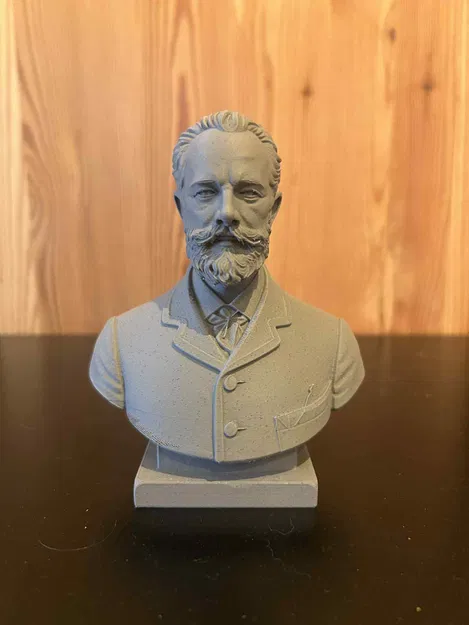 Tượng bán thân Pyotr Ilyich Tchaikovsky - Image 2
