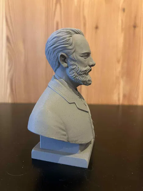 Tượng bán thân Pyotr Ilyich Tchaikovsky - Image 3