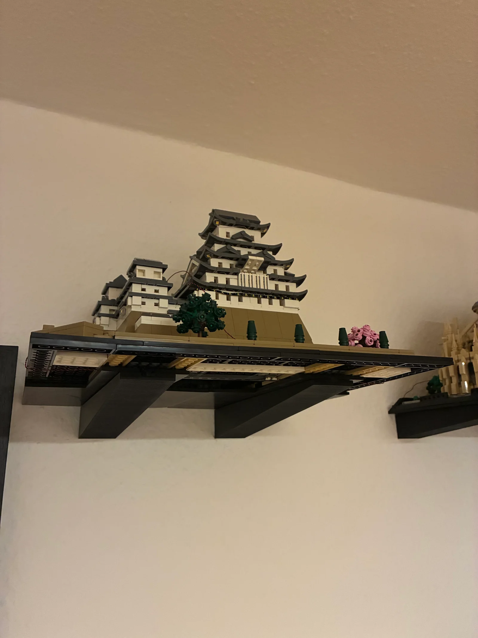 Giá treo tường cho Lego Himeji Castle (Set 21060) 1