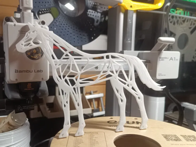 Ngựa theo đường nét hình học (Geometric Lines) - Image 1