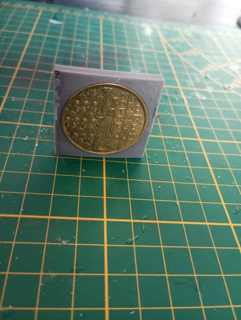 Kệ trưng bày đồng xu lưu niệm (support piece de monnais) - Image 1