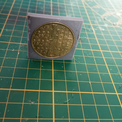 Kệ trưng bày đồng xu lưu niệm (support piece de monnais)