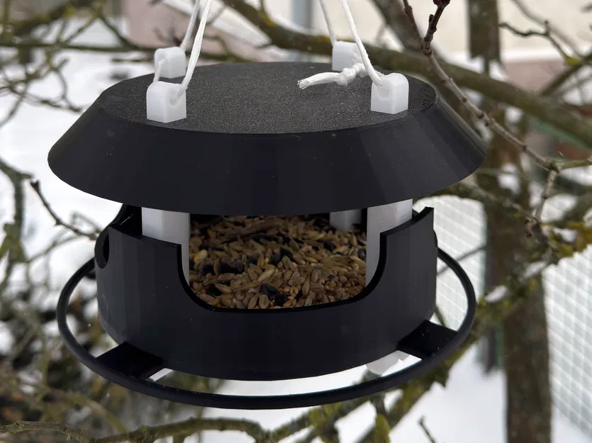 Máng Ăn Cho Chim Mùa Đông Treo Cành (Hanging Winter Bird Feeder) - Image 1