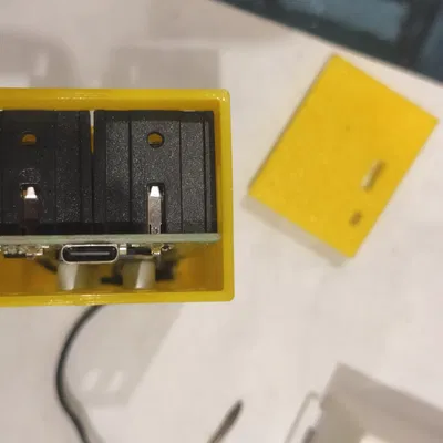 Vỏ UPS 18650 gắn DIN rail (Enclosure)