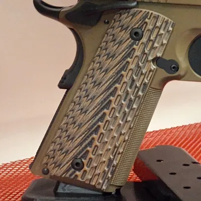 Giá đỡ trưng bày 1911