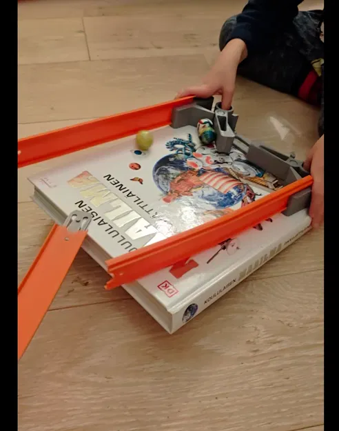 Pinball trên sách bằng banh nảy / Flipper kèm track HotWheels - Image 2