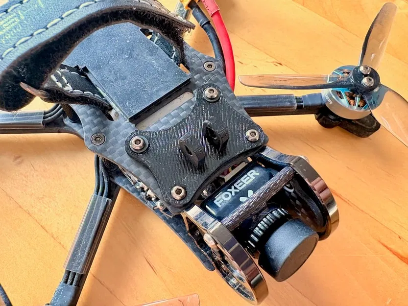 Ngàm gắn RunCam Thumb 2 cho AOS 3v5 (AOS 3v5 Runcam Thumb 2 Mount) - Image 1