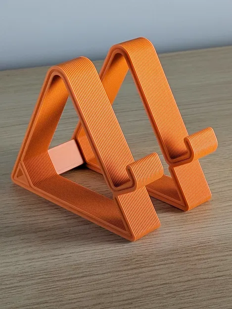 Kệ ĐT sạc tại chỗ – Không supports, không overhang, in dễ (Charge-In Place) - Image 1