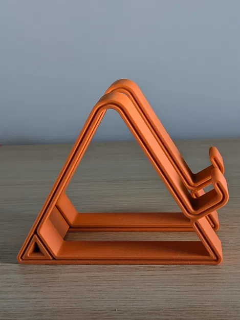 Kệ ĐT sạc tại chỗ – Không supports, không overhang, in dễ (Charge-In Place) - Image 4