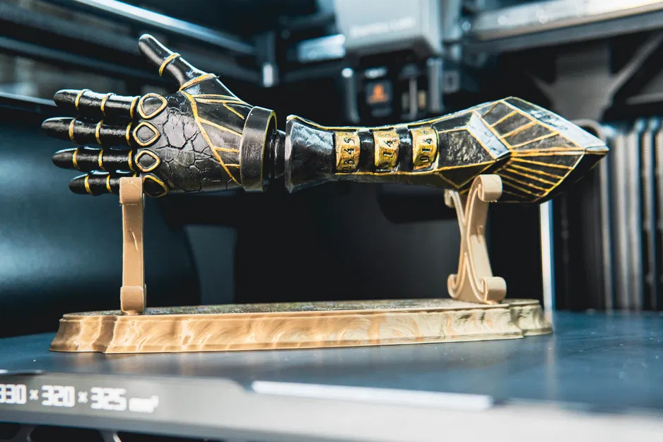 Cánh tay của Gustave - Clair Obscur Expedition 33 - Image 1