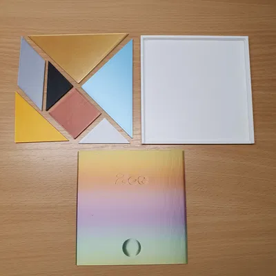 Bộ Tangram kèm hộp nắp trượt