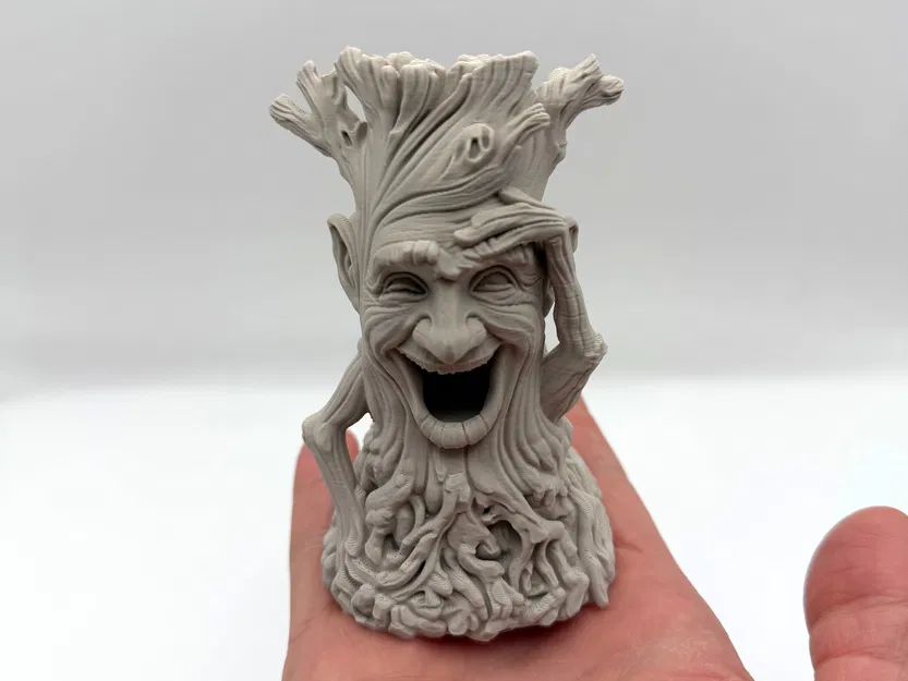 Happy Stub Decor – Tượng gốc cây vui vẻ trang trí - Image 1