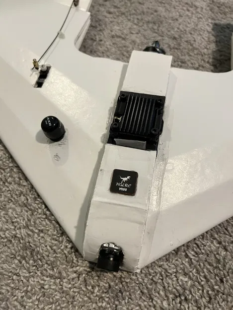 Mini Arrow RC Wing - Hộp FC, Giá đỡ VTX và Grommet ăng-ten - Image 1