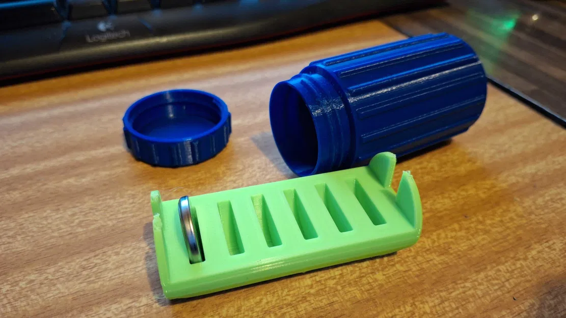 Khay và hũ đựng pin CR2032 - Image 1