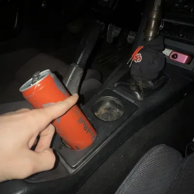 Giá đỡ/adapter cup holder Red Bull cho Miata