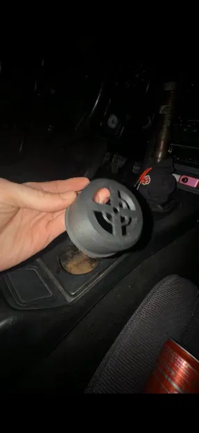 Giá đỡ/adapter cup holder Red Bull cho Miata - Image 4