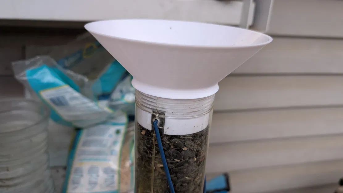 Phễu đổ thức ăn cho máng chim (Birdfeeder funnel) - Image 1