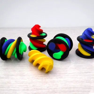 Candy Stripe Shuttle Passthrough Fidget – Fidget kẹo xoắn sọc