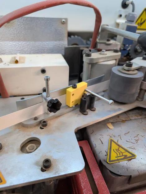 Guide / edge pressing - Máy dán cạnh HASMAK 612s (edge application) v02 - Image 1