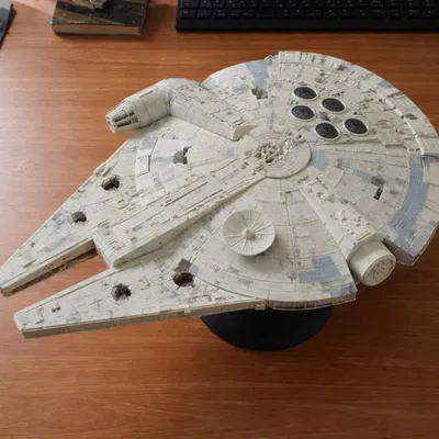 Millennium Falcon (Phiên bản Star Wars)