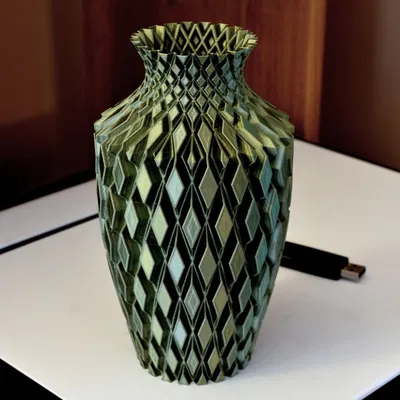 Vase 935 – Bình hoa lục giác trang trí