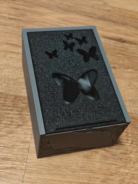 Hộp có bươm bướm - Image 3