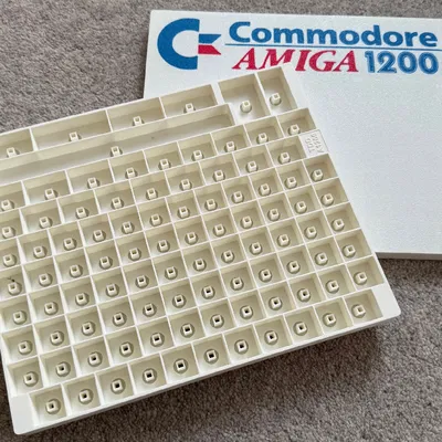 Khay keycap Commodore Amiga 1200 (bản cho bàn in nhỏ)