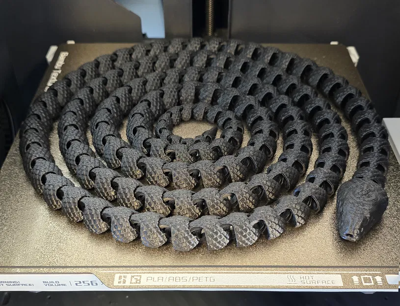 Rắn siêu dài có vảy (Extra-long Snake with Scales) - Image 1