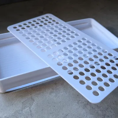 Khay để bình xà phòng và kệ nước rửa chén thoát nước cho bồn rửa