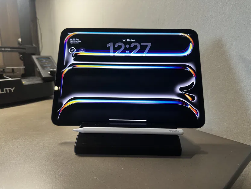 Giá đỡ Tablet kèm kệ để Stylus – đi dây sạc gọn, không cần supports - Image 4