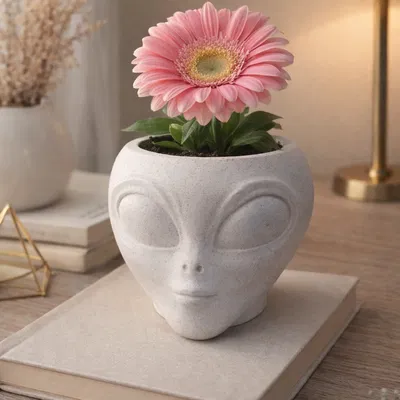 Alien Planter – Chậu cây hình người ngoài hành tinh