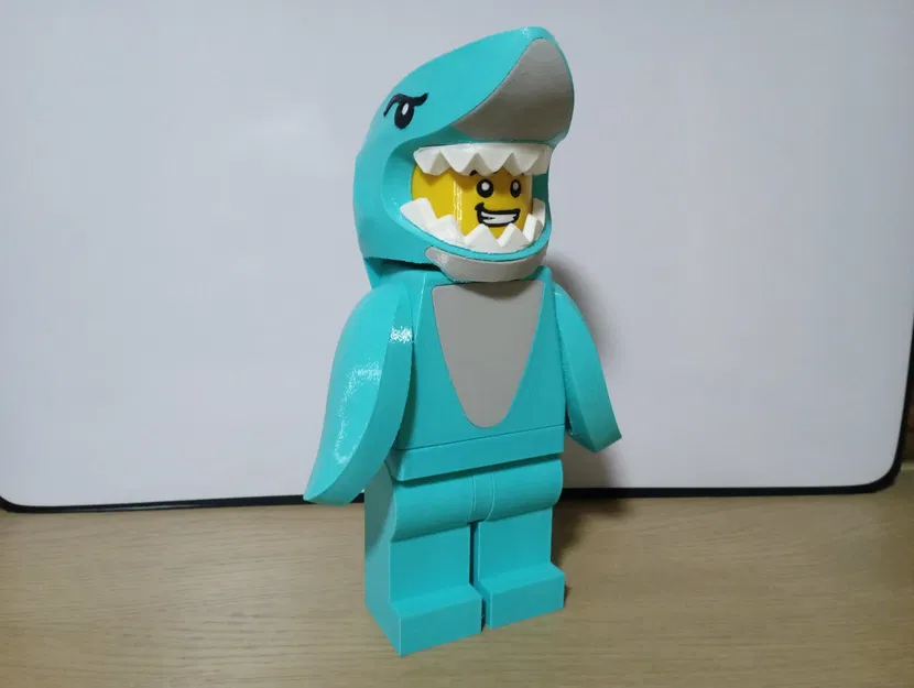 Mô hình Shark Suit Giant Minifig - Image 1