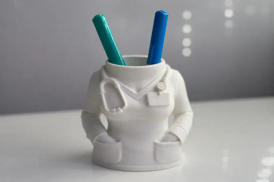 Ống Cắm Bút Áo Blouse Bác Sĩ – Organizer Bàn Làm Việc In 3D - Image 2