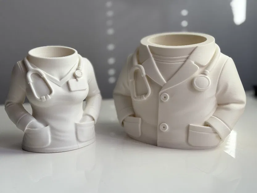 Ống Cắm Bút Áo Blouse Bác Sĩ – Organizer Bàn Làm Việc In 3D - Image 10