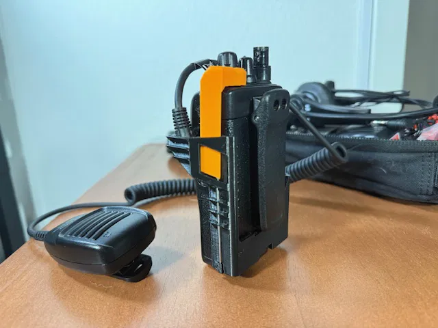 Yaesu FT-60R: Retainer cổng Mic/Headset, Squelch Knob Saver & Battery Protector - Image 5