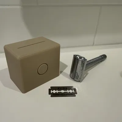 Hộp đựng lưỡi dao cạo đã dùng (Razor blade disposal case)