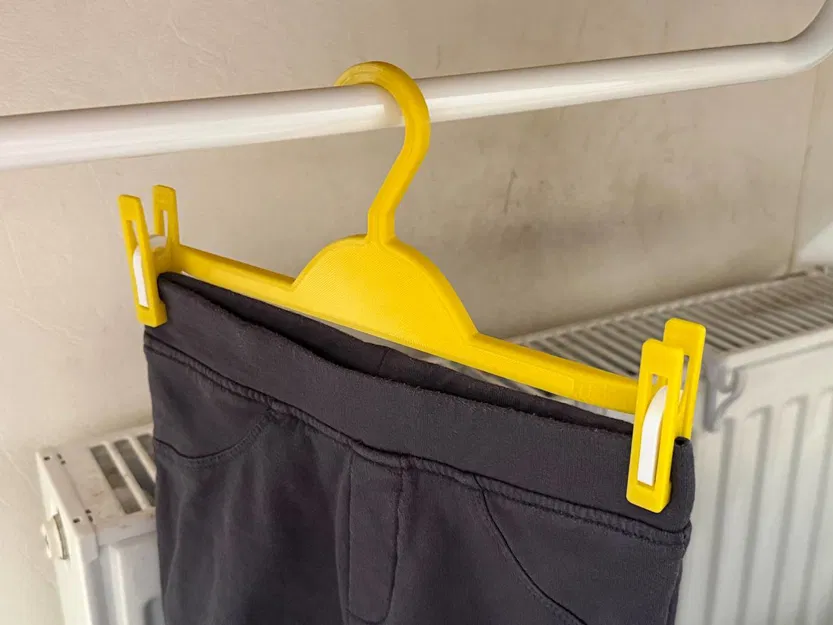 Móc treo quần trẻ em có kẹp (Kids pants HANGER with pegs) - Image 4