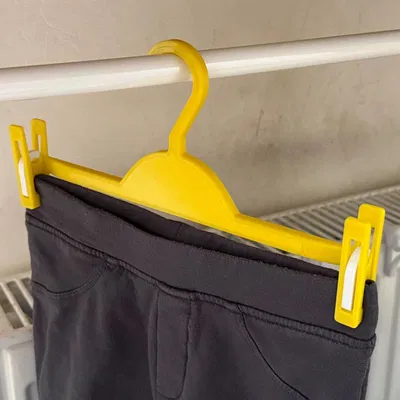 Móc treo quần trẻ em có kẹp (Kids pants HANGER with pegs)