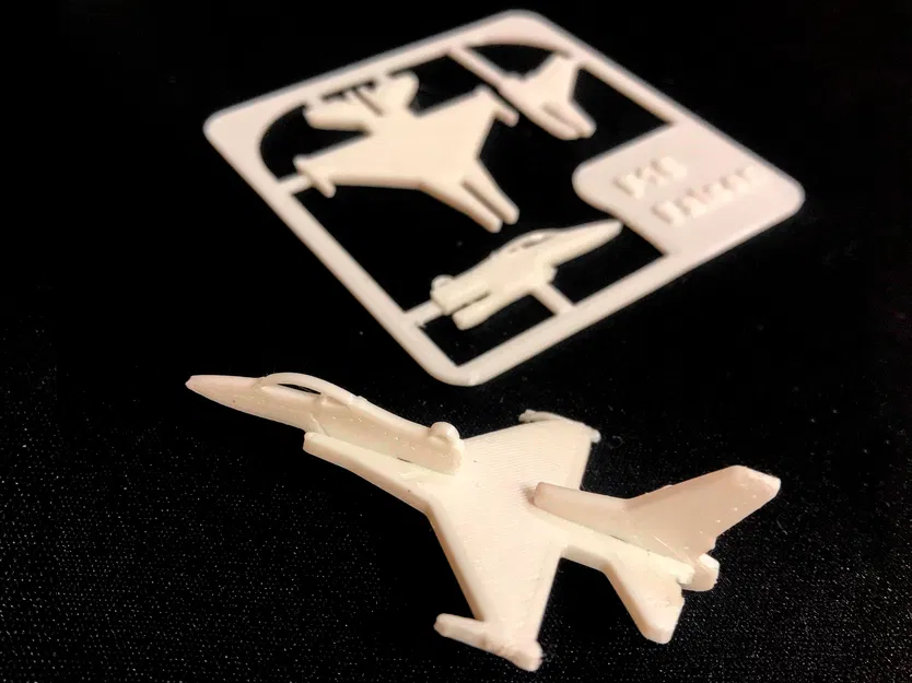 Bộ lắp ráp F-16 Fighting Falcon dạng Kit Card - Tỉ lệ 1:288 - Image 1