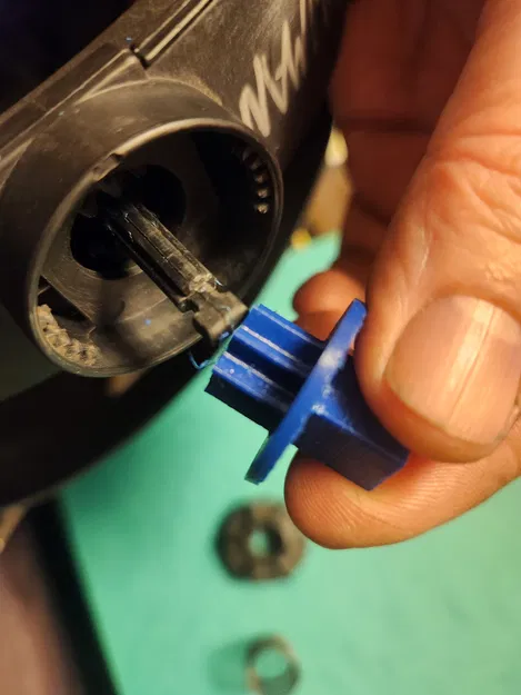 Bánh răng chỉnh size thay thế cho mũ hàn (Chicago Electric) - Image 1