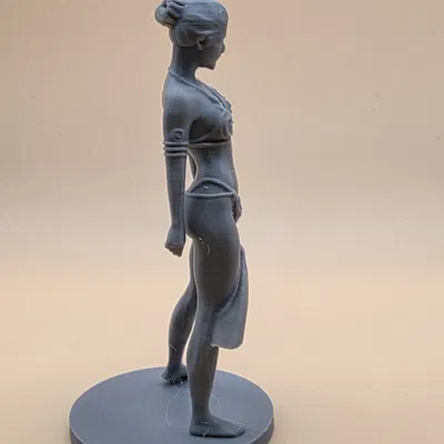 Leia / Star Wars‑inspired Miniatura