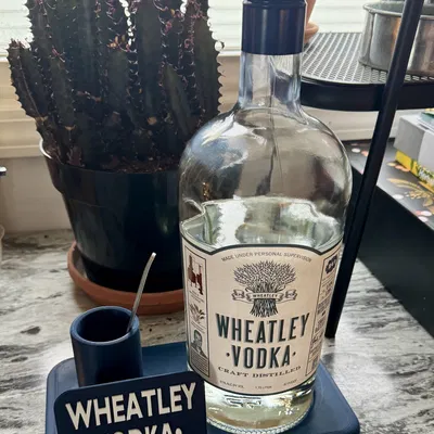 Giá đỡ Buffalo Trace Wheatley Vodka