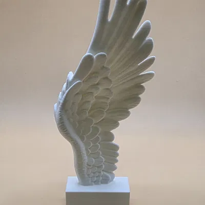 Andělské Křídlo – Fantasy Dekorativní Socha (Cánh Thiên Thần – Tượng Trang Trí Fantasy)