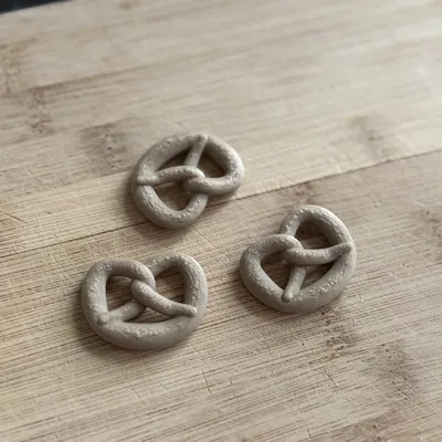 Pretzel (Bánh Pretzel) – Mô hình mini chủ đề tiệm bánh