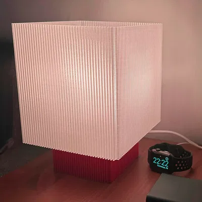 Đèn bàn khối lập phương gân (Cube ribbed table lamp)