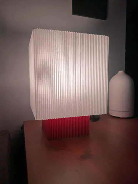 Đèn bàn khối lập phương gân (Cube ribbed table lamp) - Image 4