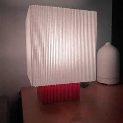 Đèn bàn khối lập phương gân (Cube ribbed table lamp)