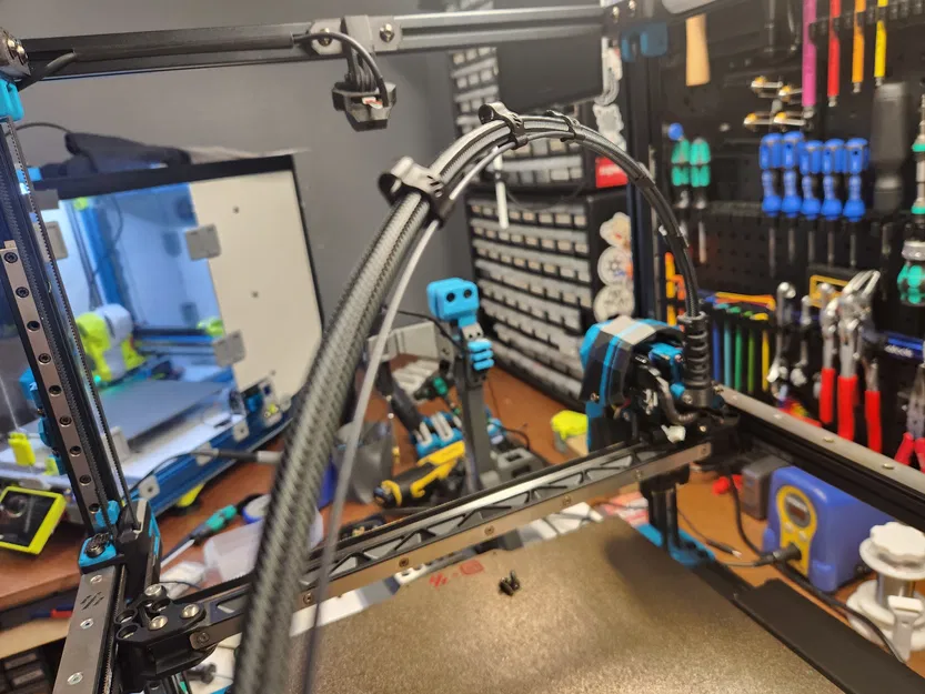 Kẹp Umbilical có PTFE Guide & Filament Support logo Voron - Image 1