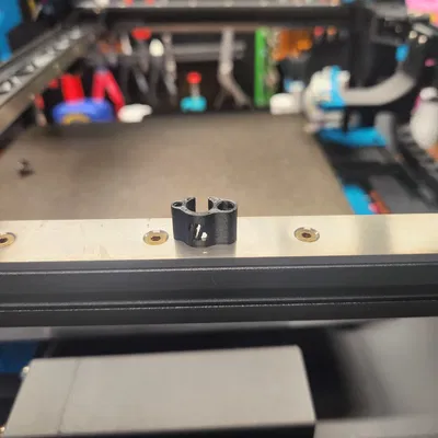 Kẹp Umbilical có PTFE Guide & Filament Support logo Voron